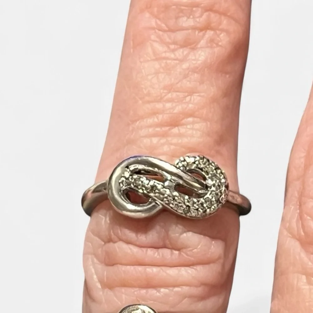 Beautiful 925 Silver and Diamond Infinity Knot Ring SIZE 6 3/4
